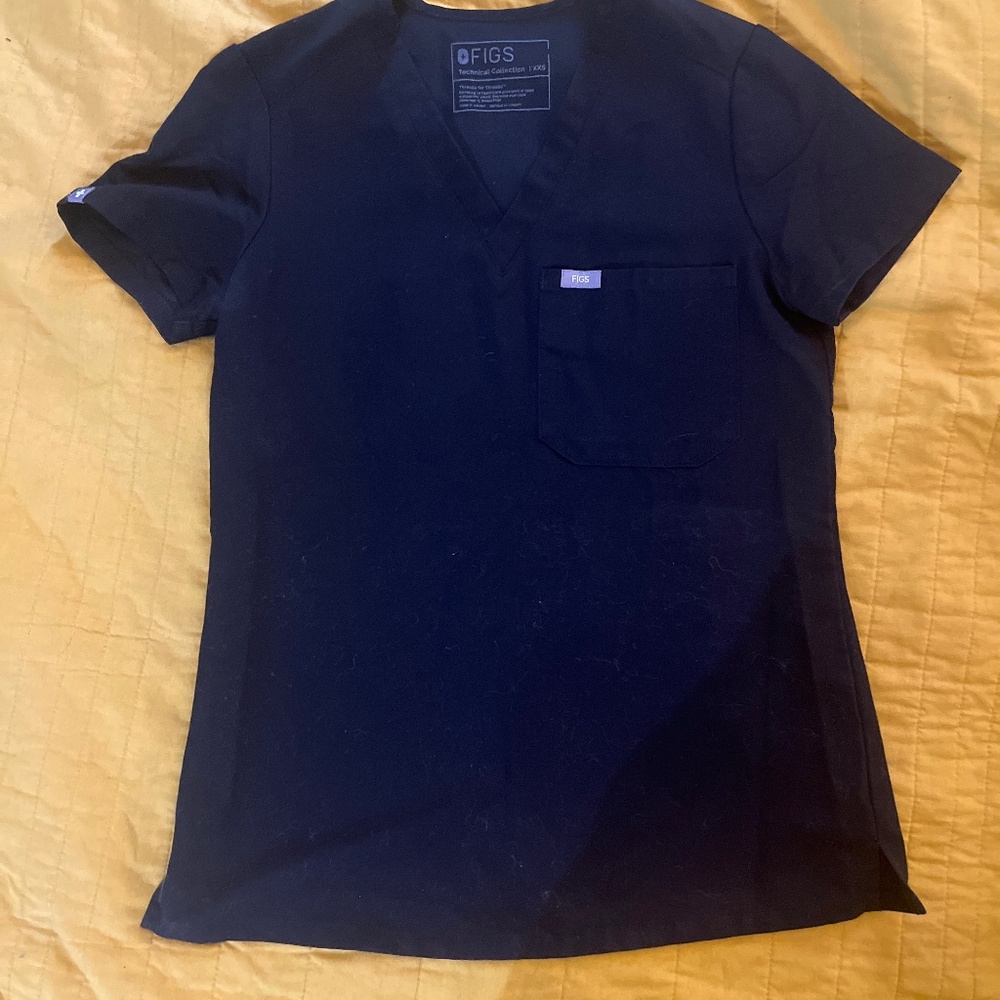 Figs Scrub top